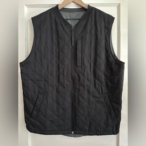 BYLT Basics | Hi-Lo Reversible Vest - black/grey